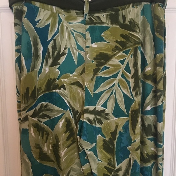 Susan Graver pull on pants. SZ Med. Tie belt. Side slit pockets. - Picture 5 of 6